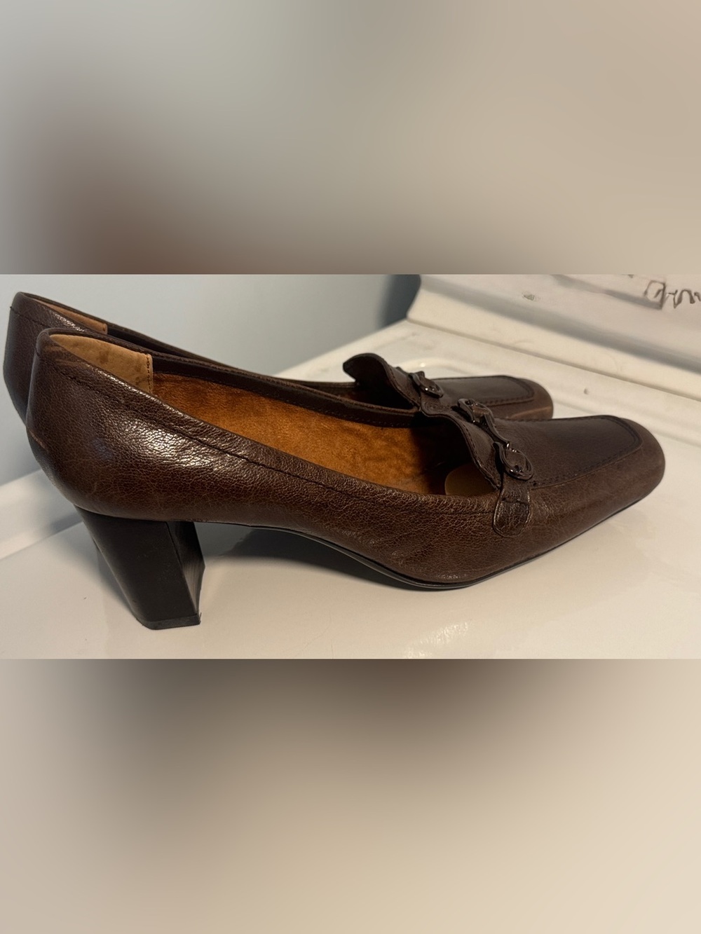 Vintage Y2K Liz Claiborne Dark Brown Leather Slip-On Loafer Heels